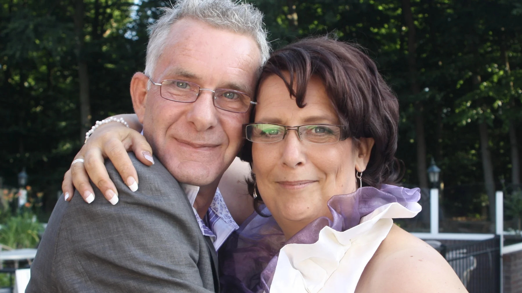 Carin (55) zorgde tot zijn dood voor haar man Martin (62), die dementie op jonge leeftijd kreeg.